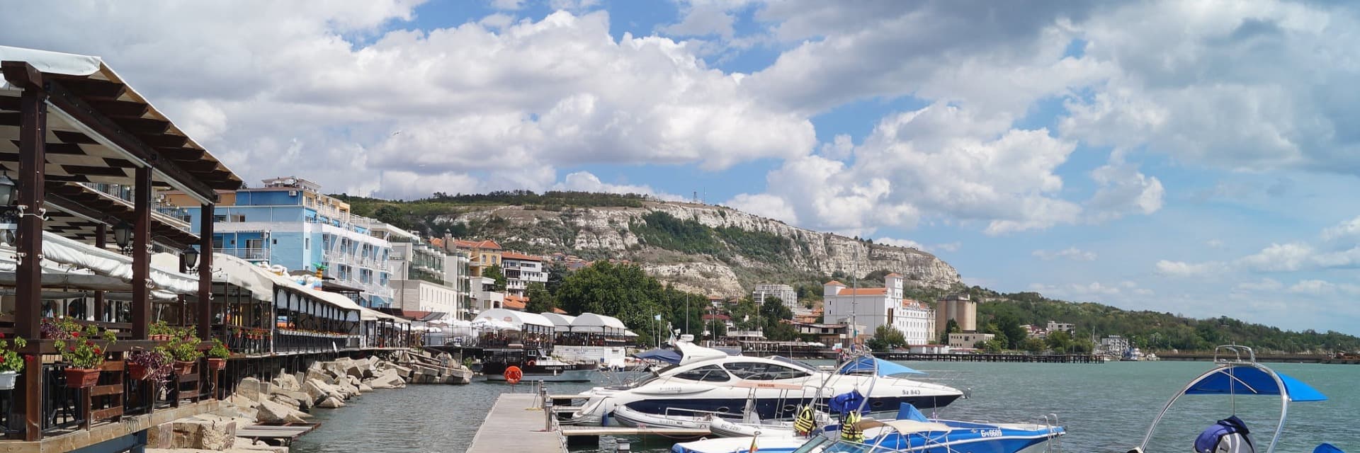 BALCHIK-Luxueus appartement met unieke  bergzee-pa